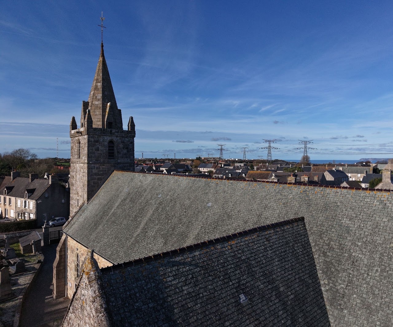 Survol au drone d'un édifice patrimonial